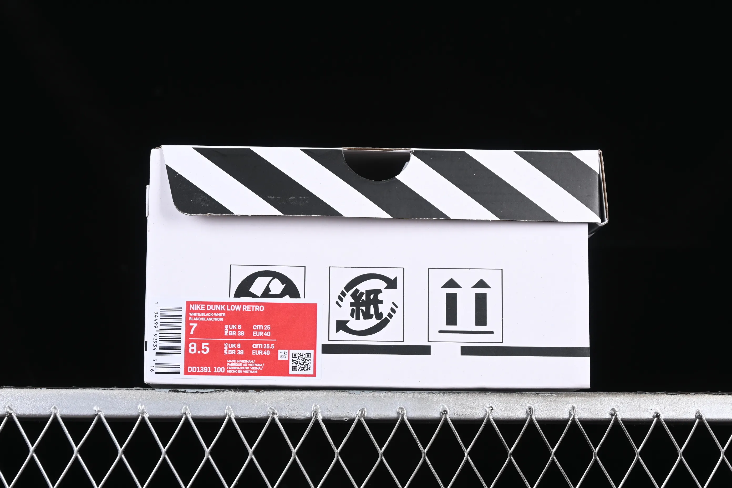 All Categories Nk SB Dunk Series Nk SB Dunk Low Low-top sneakers Nk Dunk Low DaVinci Custom Robinson Graffiti Deconstruction SB strap low-top casual sneakers DD1391-100